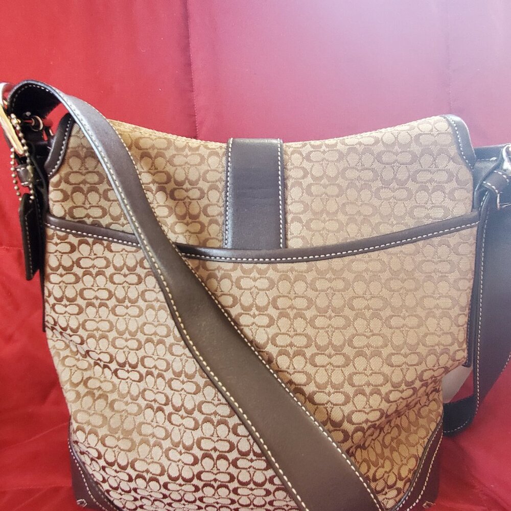 Coach Signature Jacquard F3K-6376 Crossbody - Picture 2 of 11